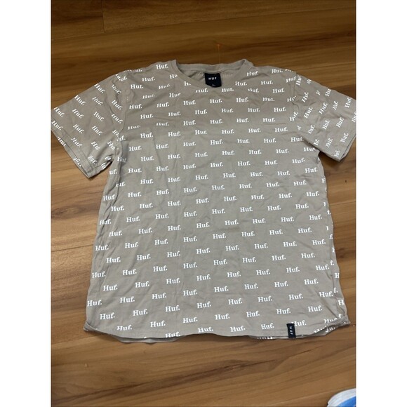 HUF Men's All Over Logo Graphic Short Sleeve T-Shirt Tan Size Large - Picture 3 of 9